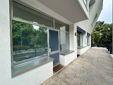 Foto Ufficio in corso giacomo matteotti  12, Lecco Caleotto di 60 m²