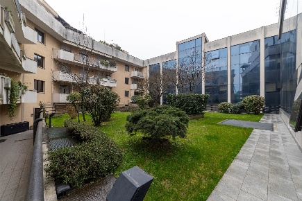 Foto Ufficio in sant'alessandro 30, Melzo di 165 m² con 1 locali in vendita