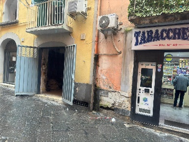 Foto Attività commerciale in vico vasto a chiaia, Napoli Chiaia di 30 m²