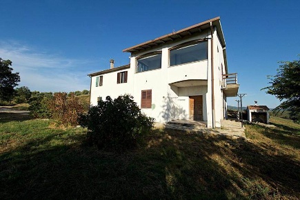 Foto Cessione attività a Cinigiano Centro di 260 m² con 13 locali