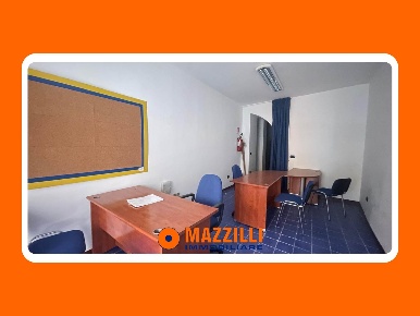 Foto Locale commerciale in Via O. Flacco, Potenza Centro di 40 m²