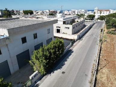 Foto Ufficio a Monopoli Centro di 418 m² con 9 locali in vendita