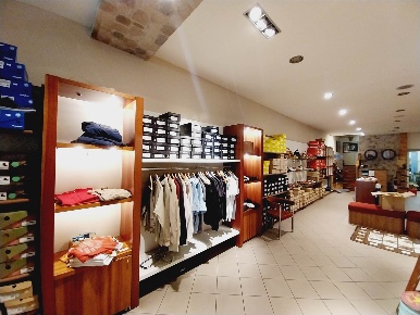 Foto Attività commerciale a Montelupo Fiorentino Centro di 300 m²