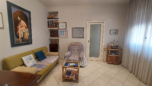 Foto Casa indipendente a Prato Iolo di 219 m² con 10 locali in vendita
