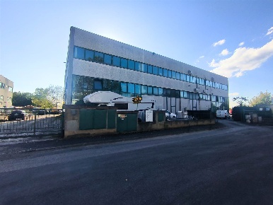 Foto Laboratorio in belvedere 1, Colle di Val d'Elsa di 450 m² con 5 locali