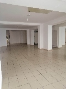 Foto Negozio a Terni Centro Storico di 300 m² con 3 locali in vendita