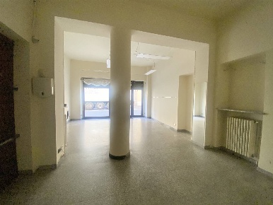 Foto Negozio a Biella Centro Storico di 60 m² con 1 locali in vendita