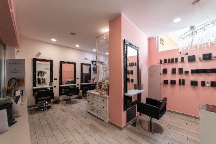 Foto Negozio a Legnano di 35 m² con 2 locali in vendita