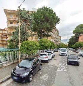 Foto Negozio in Via Belisario Corenzio, Salerno Pastena - Pastena Alta