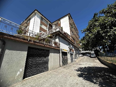 Foto Locale commerciale in CORSO EUROPA 46, Vasto di 276 m² con 3 locali