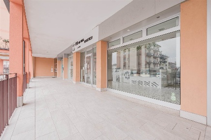Foto Negozio a Spinea Spinea Orgnano di 100 m² con 1 locali in vendita