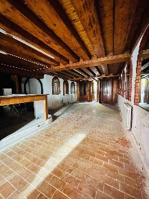 Foto Locale commerciale a Chioggia Centro Storico di 85 m² con 1 locali