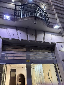 Foto Attività commerciale a Napoli Chiaia di 80 m² in affitto