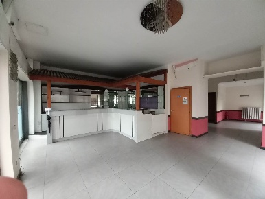 Foto Negozio in viale Gabriele D'Annunzio 3, Milano Corso Genova di 85 m²