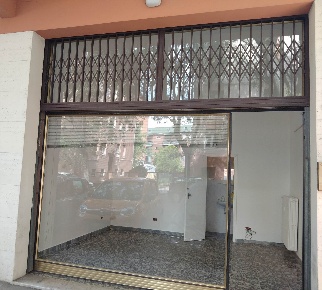 Foto Negozio in Via Monte Grappa 92, Modena Musicisti di 20 m² con 1 locali