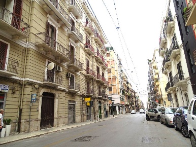 Foto Negozio in Via Quintino Sella  225, Bari Murat di 100 m² con 5 locali