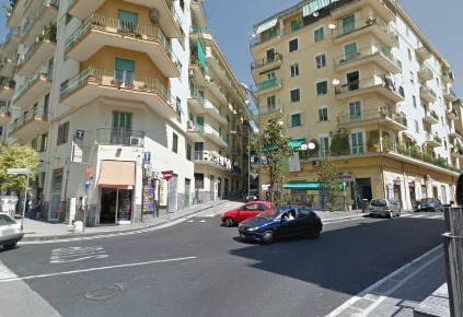 Foto Negozio in P.zza Filangieri, Salerno Carmine di 22 m² con 1 locali