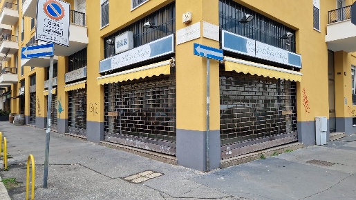 Foto Negozio in VIA MAFFEI, Milano Montenero di 400 m² con 1 locali