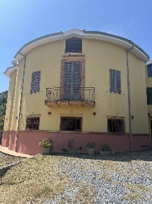 Foto Locale commerciale in Strada Poggi 120, Imperia Piani, Torrazza
