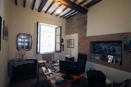Foto Ufficio a Siena San Domenico - Fontebranda di 46 m² con 3 locali