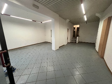 Foto Locale commerciale a Figline e Incisa Valdarno di 80 m² con 3 locali