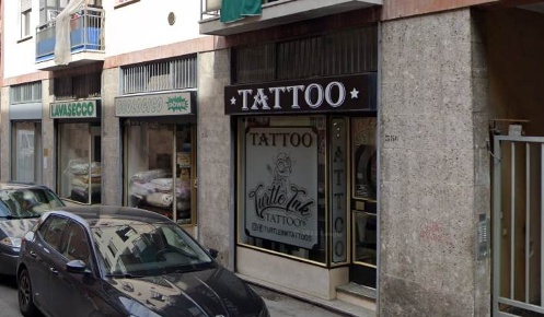 Foto Negozio in VIA DIAZ 37, Corsico di 50 m² con 2 locali in vendita