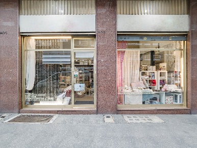 Foto Negozio in VIA BARLETTA 140/B, Torino Santa Rita di 42 m² con 2 locali