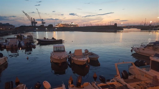 Foto Negozio a Livorno Via Grande - Piazza della Repubblica di 160 m²