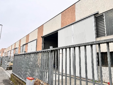 Foto Magazzino in Via Nilde Iotti snc, Pieve Emanuele Centro di 300 m²