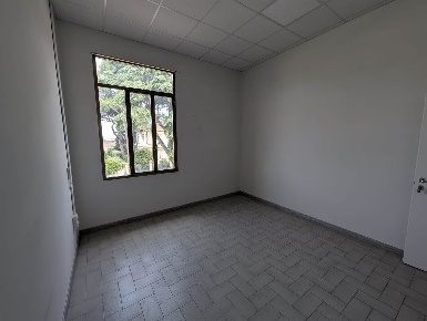Foto Ufficio a Lastra a Signa Centro di 72 m² con 3 locali in affitto