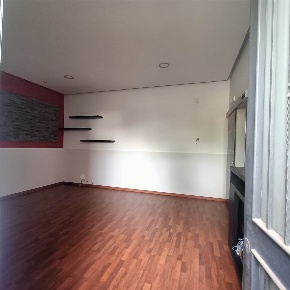 Foto Negozio a Camporotondo Etneo Centro di 70 m² con 2 locali in affitto