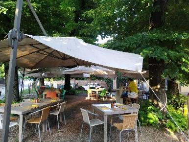 Foto Attività commerciale a Reggio nell'Emilia Centro Storico di 92 m²