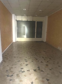 Foto Negozio a Vigevano Corso Novara, Stadio di 100 m² con 4 locali
