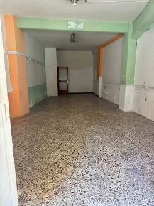 Foto Negozio a Salerno Carmine di 50 m² con 1 locali in vendita
