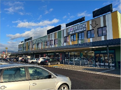 Foto Ufficio a Fara in Sabina Passo Corese di 90 m² con 4 locali in affitto