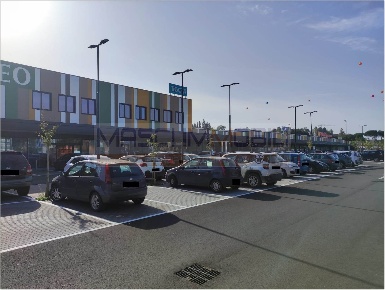 Foto Ufficio a Fara in Sabina Passo Corese di 90 m² con 4 locali in affitto