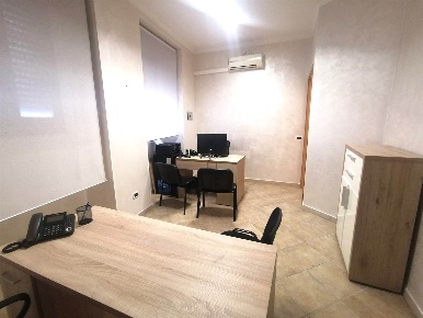 Foto Ufficio a Catanzaro Centro Storico di 70 m² con 2 locali in affitto