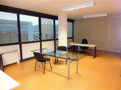 Foto Ufficio a Poggibonsi di 115 m² con 4 locali in affitto