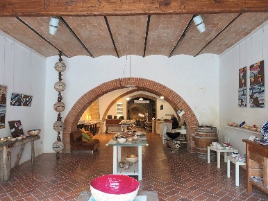 Foto Attività commerciale a Cetona Centro di 253 m² con 6 locali in vendita