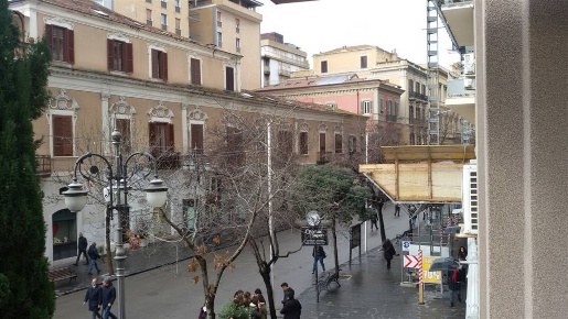 Foto Ufficio in PIAZZA UMBERTO GIORDANO 37, Foggia di 90 m² con 3 locali