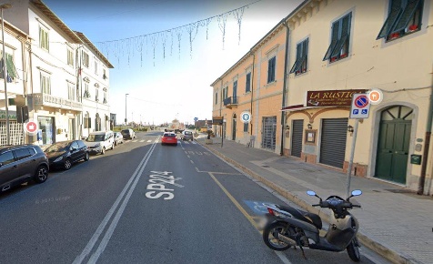 Foto Negozio a Pisa Marina di Pisa di 200 m² con 1 locali in affitto