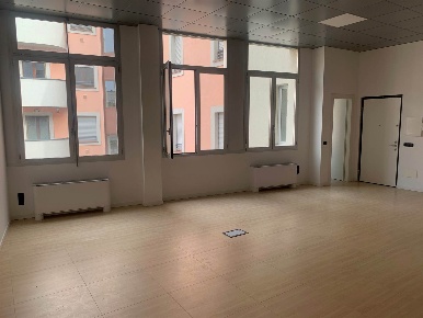 Foto Ufficio in Via Roma 9, Saronno di 150 m² con 1 locali in affitto
