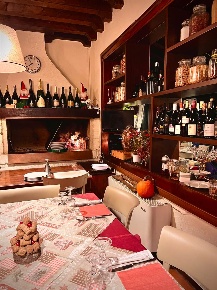 Foto Ristorante a Borgo Virgilio di 414 m² in vendita