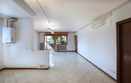 Foto Ufficio in Piazzale Gar, Venezia Marghera - Catene di 161 m²