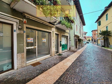 Foto Attività commerciale a Lazise di 21 m² con 1 locali in affitto