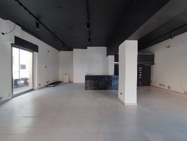 Foto Negozio a Cecina Cecina Centro di 132 m² con 1 locali in affitto
