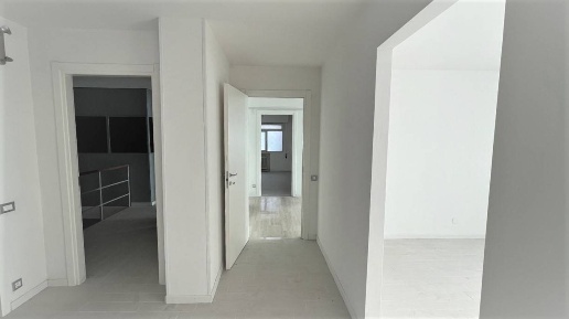 Foto Ufficio a Padova Portello - Ospedali di 255 m² con 8 locali in vendita
