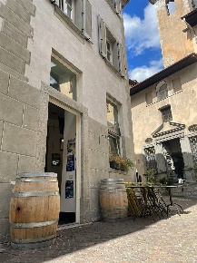 Foto Negozio in Via Paolo Bossi 5, Chiavenna Centro di 45 m² con 2 locali