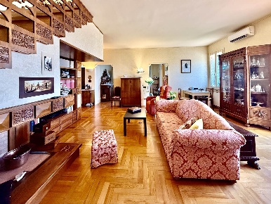 Foto Villa bifamiliare a Pistoia Collegigliato di 206 m² con 8 locali