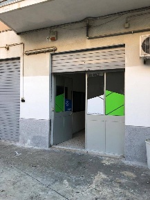 Foto Magazzino a Palermo Montepellegrino di 130 m² con 4 locali in vendita